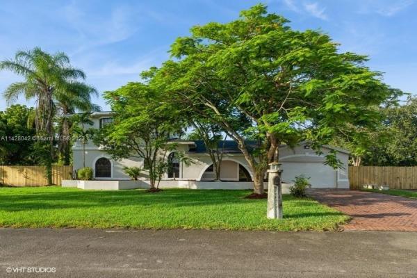 Waldin Park Estates, 15880 SW 283rd St, The Hammocks, Florida 33033, image 1