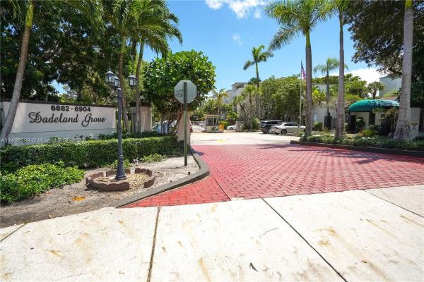 Dadeland Grove, 6886 N Kendall Dr #D102, Pinecrest, Florida 33156, image 1