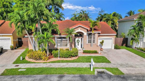 Renaissance At Lakes Of The Meadow, 4520 SW 154th Pl, Kendall West, Florida 33185, image 1