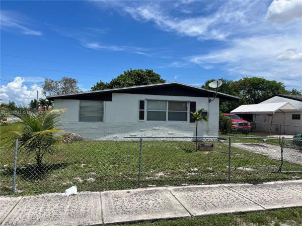 Liberty Homes Estates, 2961 NW 211th St, Miami Gardens, Florida 33056, image 1