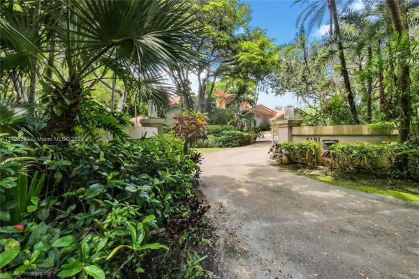 Martin Suburban Acres, 6181 SW 102nd St, Pinecrest, Florida 33156, image 1