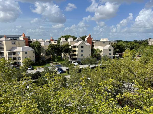 Las Vistas At Doral, 8290 Lake Dr #516, Doral, Florida 33166, image 2