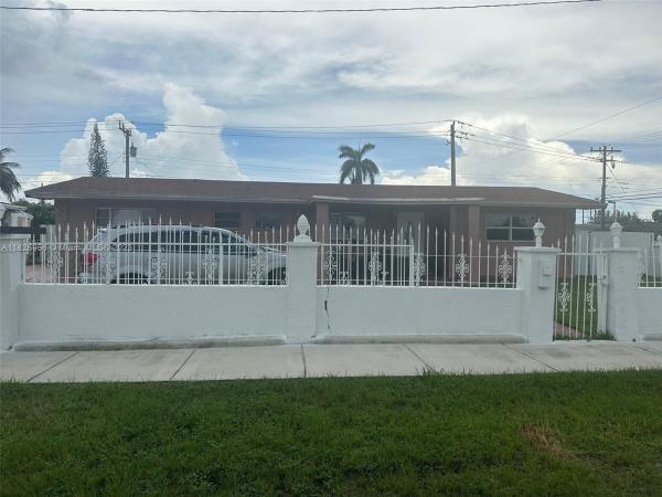 Carol City, 3901 NW 177, Miami Gardens, Florida 33055, image 2
