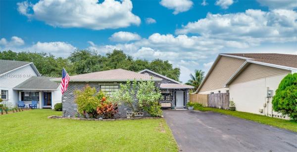 Woods Of Rolling Hills, 8230 SW 41st Ct, Davie, Florida 33328, image 1