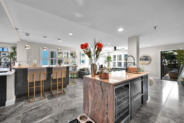 Everglades, 372 Golfview Rd #201, North Palm Beach, Florida 33408, image 1