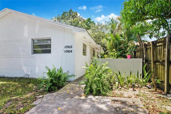 10952 NE 3rd Ct, Unincorporated Dade County, Florida 33161, image 2