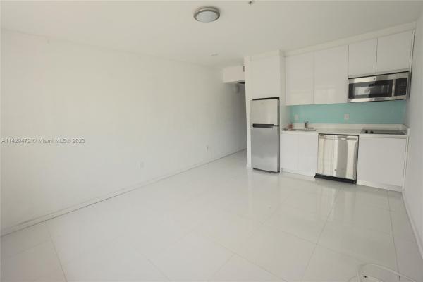 Elisa, 801 15th St #102, Miami Beach, Florida 33139, image 1