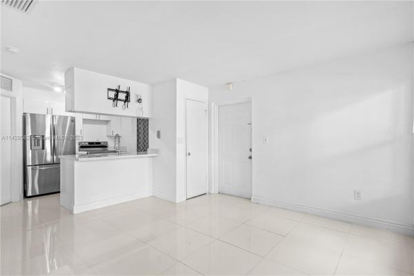Antigua At Country Club Of Miami, 17500 NW 67th Pl #M-4, Hialeah, Florida 33015, image 1