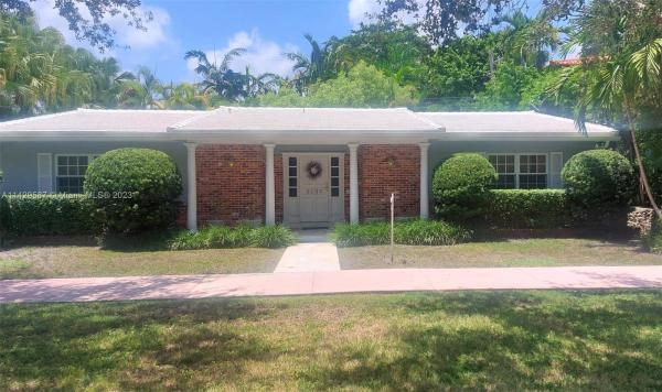 Coral Gables Country Club, 3800 Riviera Dr, Coral Gables, Florida 33134, image 2