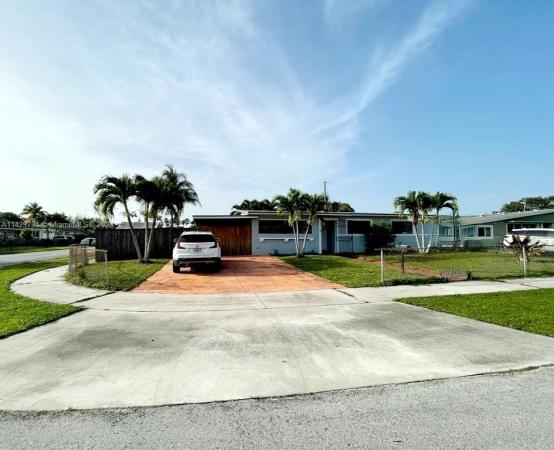 Carol City, 3845 NW 197th St, Miami Gardens, Florida 33055, image 2
