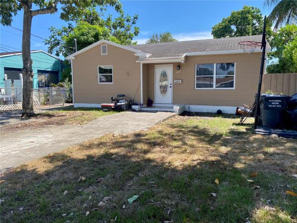 Dixie Gardens, 2512 Grant St, Hollywood, Florida 33020, image 1