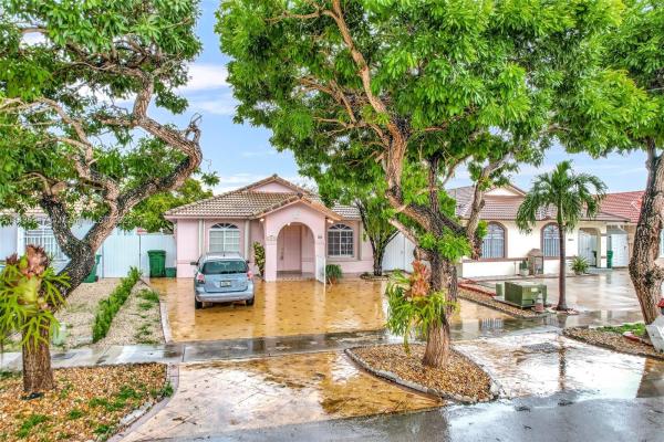 Golden Eagle Estates, 10096 NW 127th Ter, Hialeah Gardens, Florida 33018, image 1