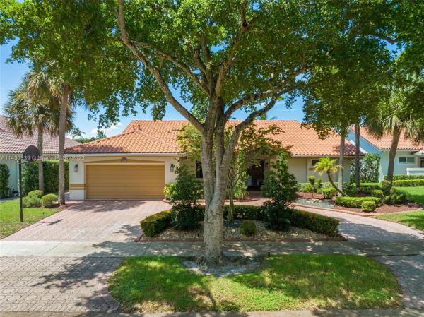 Lake Carol, 8520 Ardoch Rd, Miami Lakes, Florida 33016, image 1