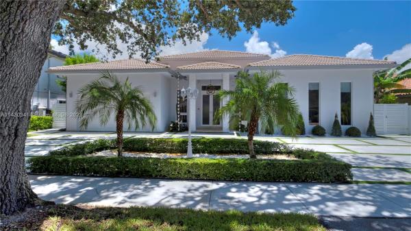 Royal Oaks, 16907 NW 83rd Pl, Miami Lakes, Florida 33016, image 2