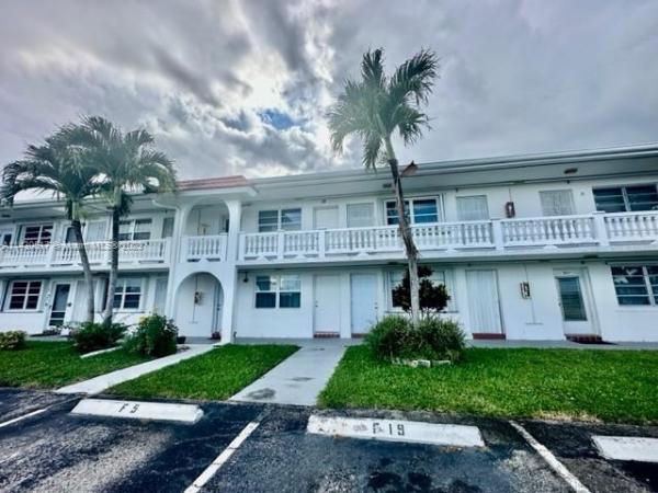 Romont South, 100 NE 203rd Ter #4, Miami Gardens, Florida 33179, image 1