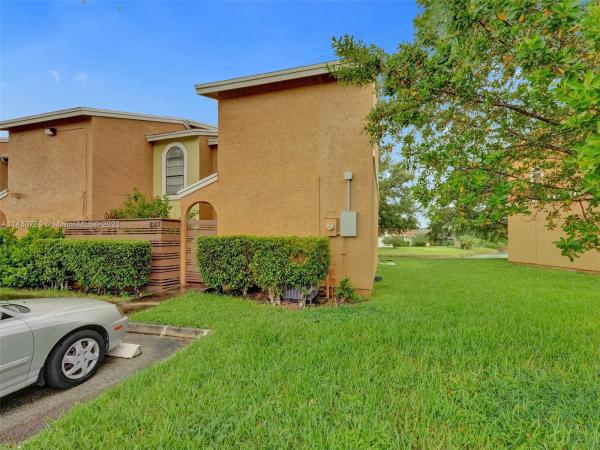 Pineapple Park At Woodmont, 8123 NW 71st Ct, Tamarac, Florida 33321, image 1