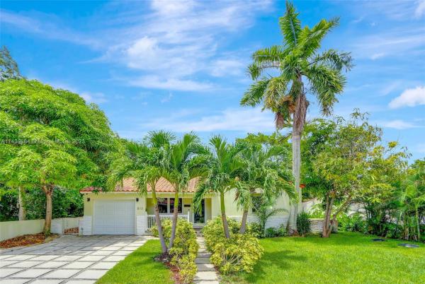 Cortez Place, 813 Catalina Pl., Coral Gables, Florida 33134, image 1