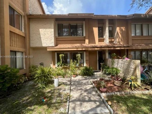 Wimbledon At Jacaranda, 242 Wimbledon Lake Dr #17, Plantation, Florida 33324, image 1