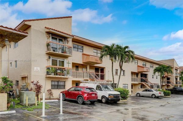 Vista Alegre Townhomes, 5530 W 26th Ct #204, Hialeah, Florida 33016, image 1