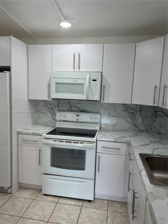 Ramblewood, 13701 Kendale Lakes Cir #B-211, Kendale Lakes, Florida 33183, image 1