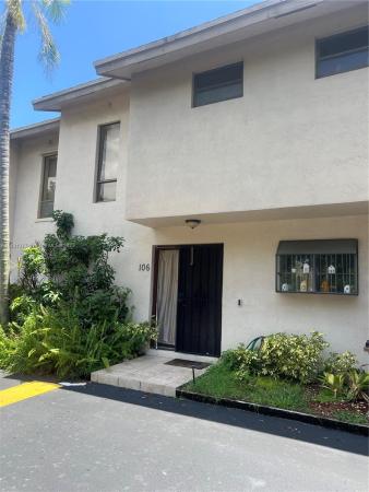 Lakeview Townhomes, 740 SE 1st Way #106, Deerfield Beach, Florida 33441, image 1