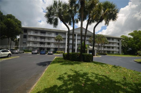 Whitehall Of Pine Island Ridge, 1508 Whitehall Dr #204, Davie, Florida 33324, image 2