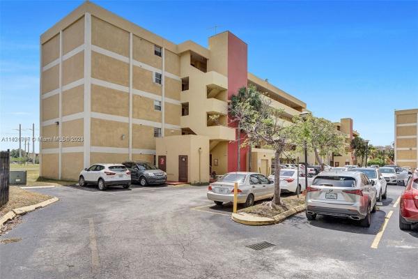 Parkview, 9170 Fontainebleau Blvd #401, Fountainebleau, Florida 33172, image 1