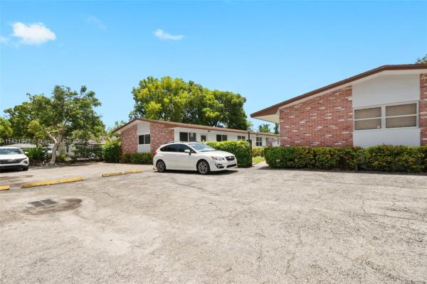 2324 Taylor St #7, Hollywood, Florida 33020, image 2