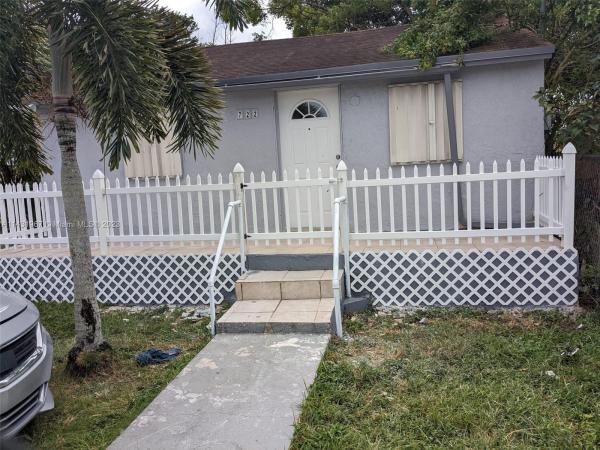 Central Commercial Homestead, 722 SW 7th St, Homestead, Florida 33030, image 1