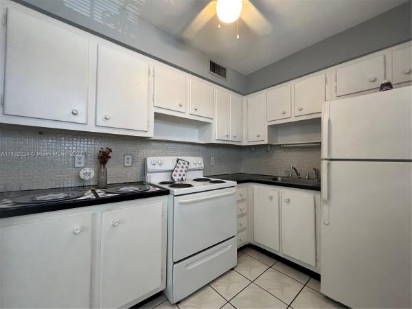 Biscayne Lake Gardens, Aventura, Florida 33180, image 1