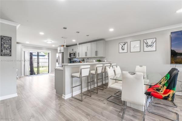 Lantana Homes, 5866 Triphammer Rd, Lake Worth Beach, Florida 33463, image 1