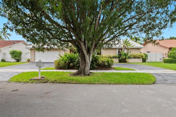 Dadeland Park, 8482 SW 82nd Ter, Glenvar Heights, Florida 33143, image 1
