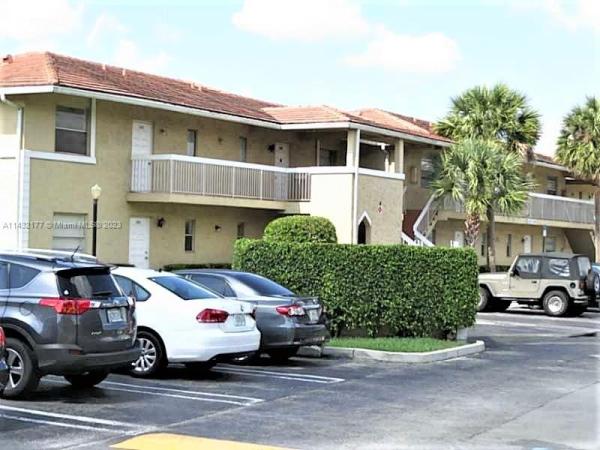 Lakewood Village Of Coral Springs, 9954 Twin Lakes Dr #7-O, Coral Springs, Florida 33071, image 1
