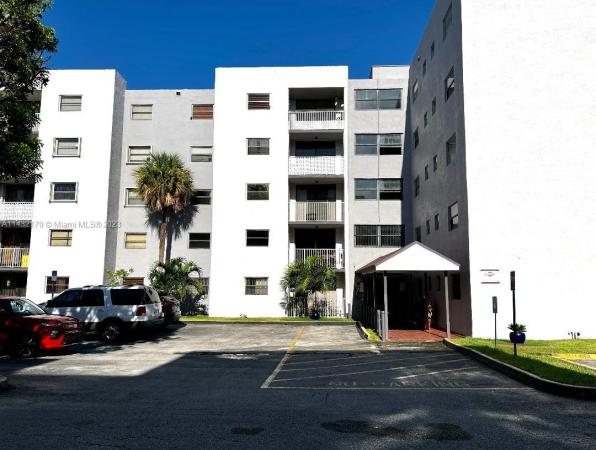 Fontainebleau Gardens, 8185 NW 7th St #319, Fountainebleau, Florida 33126, image 1