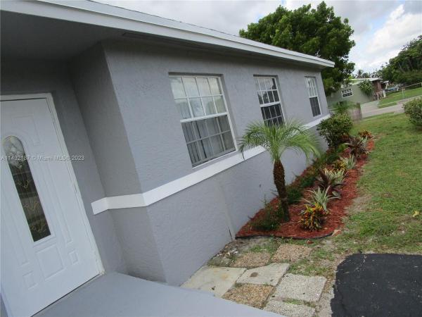 Royal Palms Park, 2170 NW 28th Ave, Fort Lauderdale, Florida 33311, image 1