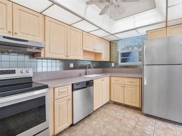 Watergate, 2751 Taft St #104, Hollywood, Florida 33020, image 1