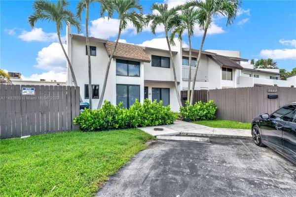 Snapper Creek Townhouses, 7013 SW 109th Ct, Kendall, Florida 33173, image 2