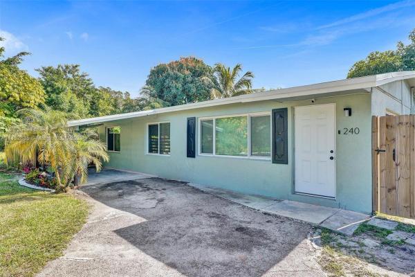 Vera Villas, 240 NE 21st Ct, Pompano Beach, Florida 33060, image 1