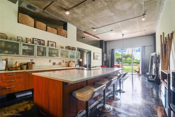 11111 Biscayne Blvd #1D, Unincorporated Dade County, Florida 33181, image 2