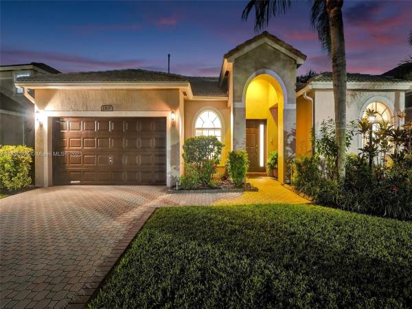 Laguna Pointe, 13135 NW 13th St, Pembroke Pines, Florida 33028, image 1
