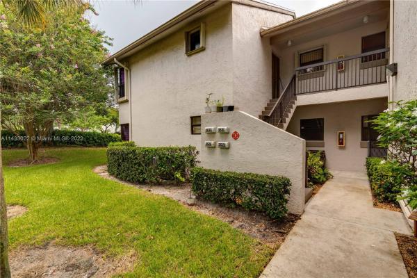 Karanda Village 6, 3525 NW 35th St #1604, Coconut Creek, Florida 33066, image 1