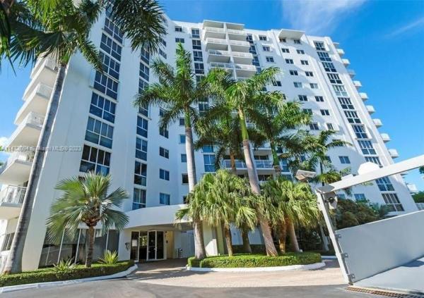West Bay Plaza, 1688 West Ave #903, Miami Beach, Florida 33139, image 1