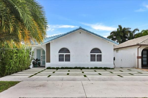 West Palm Gardens, 2638 W 69th Ter, Hialeah, Florida 33016, image 1