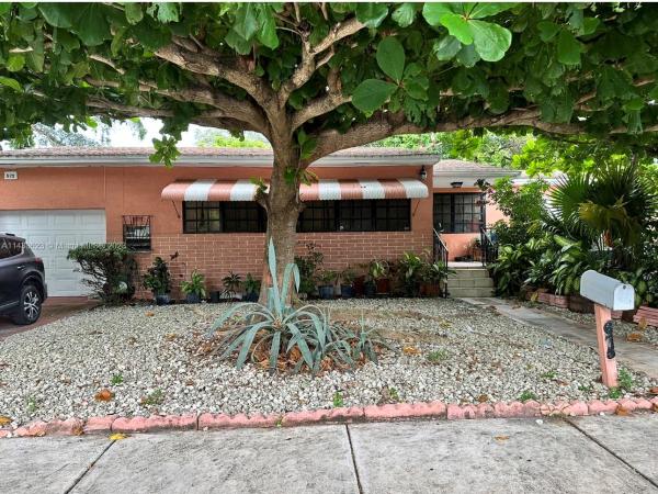 Pleasant Village, 675 NE 159th St, Golden Glades, Florida 33162, image 1