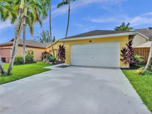 Arbor Glen, 5016 Arbor Glen Cir, Lake Worth Beach, Florida 33463, image 1