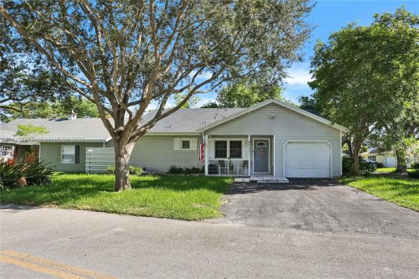 Willow Bend, 14911 SW 139th Pl, Country Walk, Florida 33186, image 1