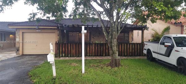 Tamiami Lakes, 1847 SW 136th Pl, Tamiami, Florida 33175, image 1