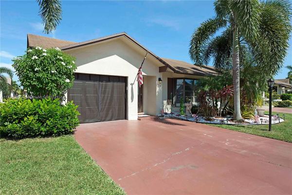 The Meadows Of Crystal Lake, 1558 SW 22nd Way, Deerfield Beach, Florida 33442, image 2