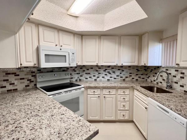 Las Vistas At Doral, 8205 Lake Dr #302, Doral, Florida 33166, image 2