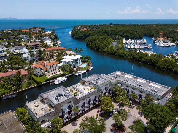 Gables Harbour, 6901 Edgewater Dr #318, Coral Gables, Florida 33133, image 1